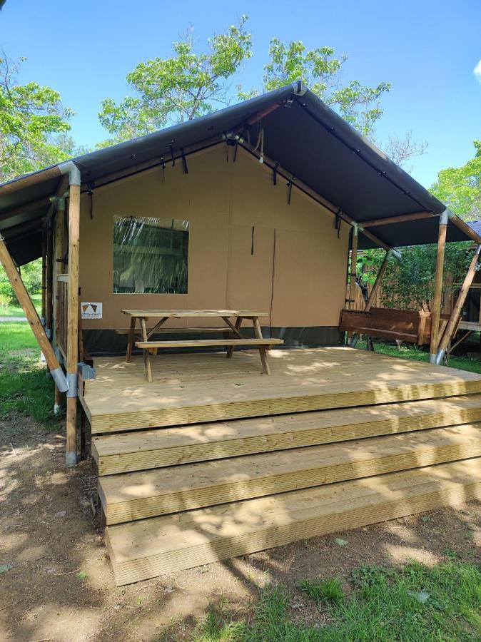 Camping Le Mouliat Hotel Moncrabeau ภายนอก รูปภาพ