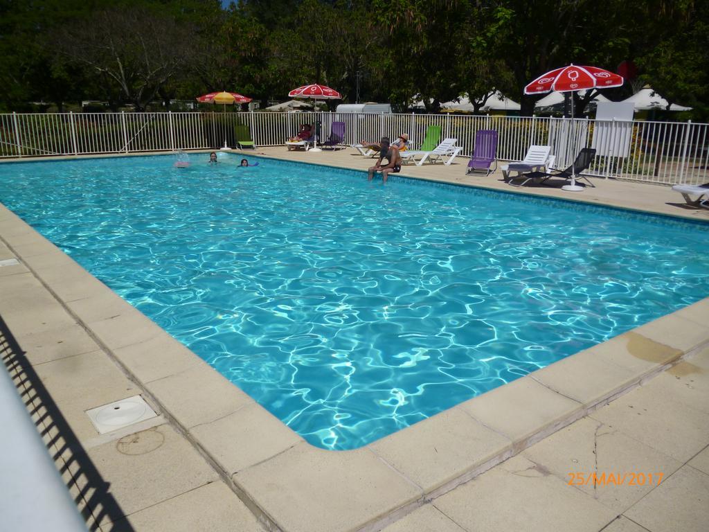 Camping Le Mouliat Hotel Moncrabeau ภายนอก รูปภาพ