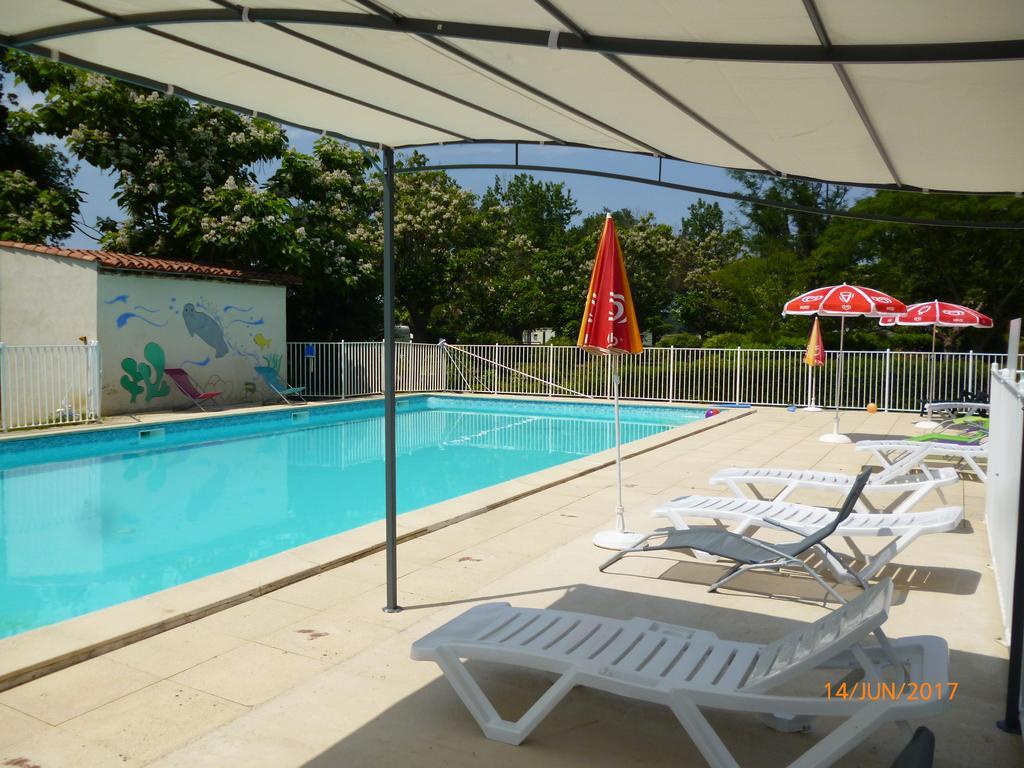 Camping Le Mouliat Hotel Moncrabeau ภายนอก รูปภาพ